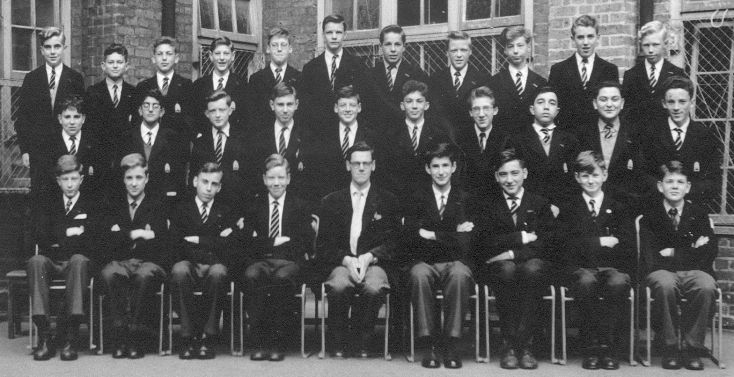 photo of form of 29 boys and a master